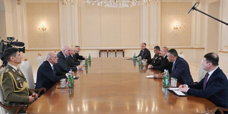 President Ilham Aliyev received defense minister of Italy