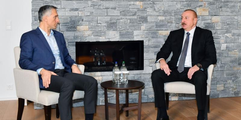 Prezident İlham Əliyevin Davosda “Signify” şirkətinin baş icraçı direktoru ilə görüşü olub