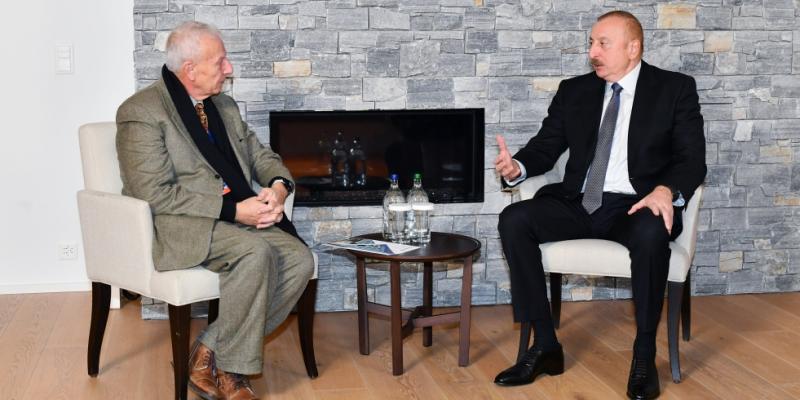 В Давосе состоялась встреча Президента Ильхама Алиева с генеральным исполнительным директором компании Kromatix SA 