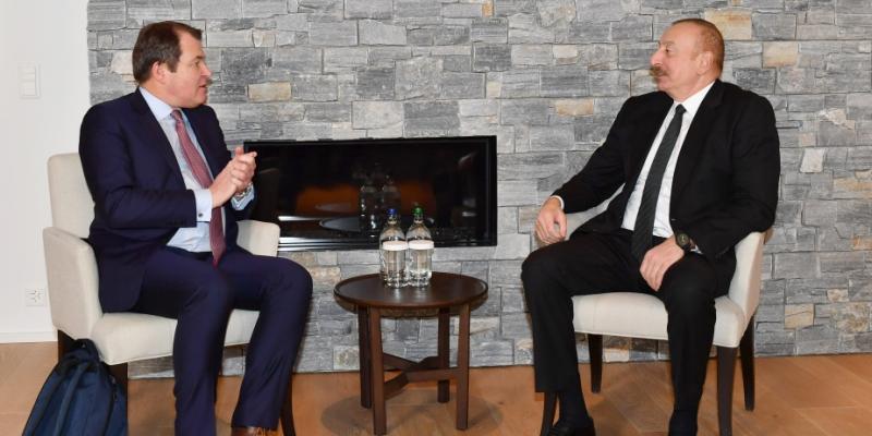 Prezident İlham Əliyevin Davosda Avropa Yenidənqurma və İnkişaf Bankının birinci vitse-prezidenti ilə görüşü olub