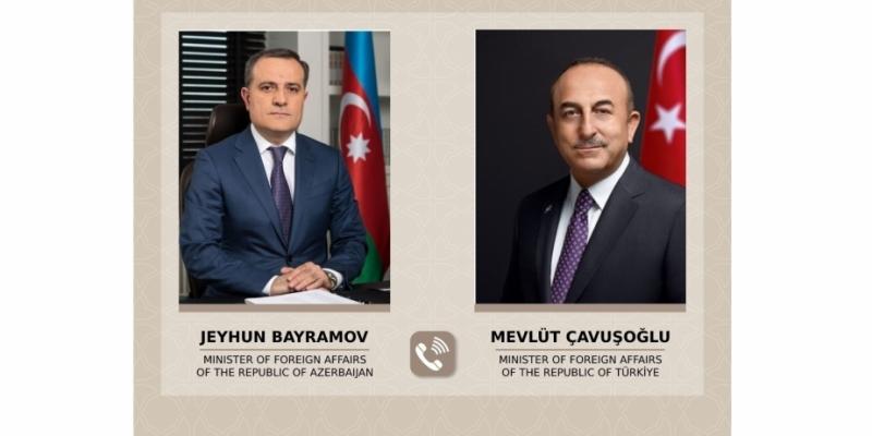 Главы МИД Азербайджана и Турции обсудили ситуацию в районе землетрясения