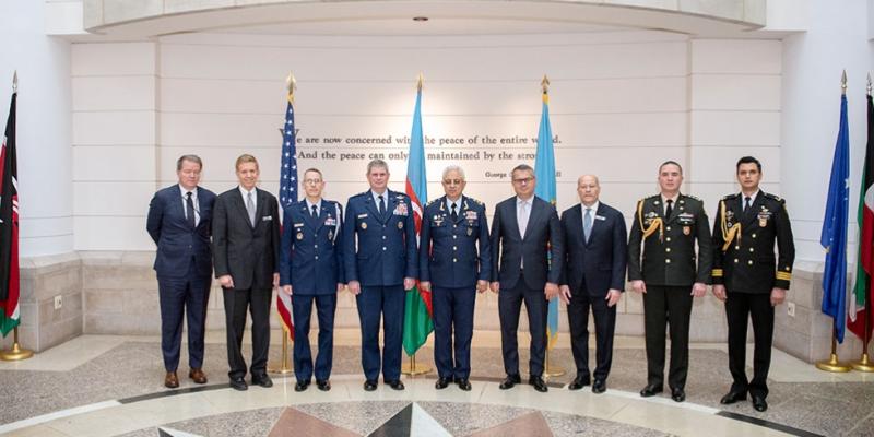 Азербайджан и США обсудили перспективы развития военного образования