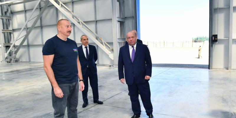 Prezident İlham Əliyev “Araz Vadisi İqtisadi Zonası”nda görülən işlərlə tanış olub, bir neçə müəssisənin təməlini qoyub