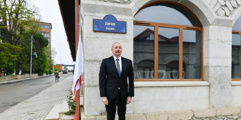 Состоялось открытие вывесок на улицах Хуршидбану Натаван и Победы, на пересечении улиц Карабаха и Хана Шушинского