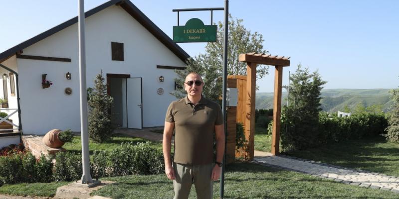 President Ilham Aliyev unveiled 1 December Street sign and viewed renovated house