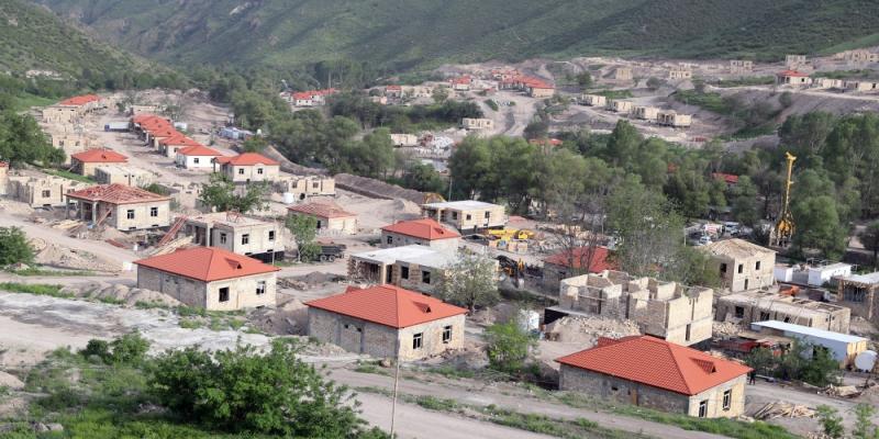 President Ilham Aliyev examined progress of construction in village of Zabukh of Lachin district