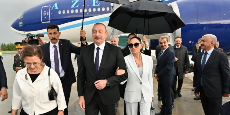 Президент Азербайджана Ильхам Алиев и первая леди Мехрибан Алиева прибыли с рабочим визитом в Турцию
