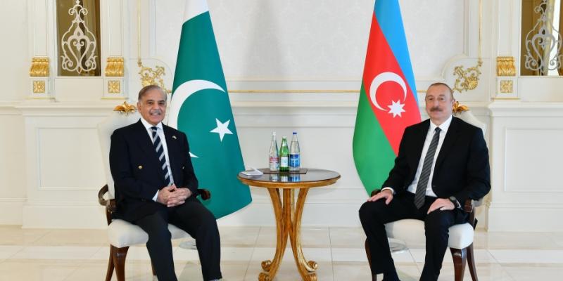 President Ilham Aliyev held one-on-one meeting with Prime Minister of Pakistan Muhammad Shehbaz Sharif 
