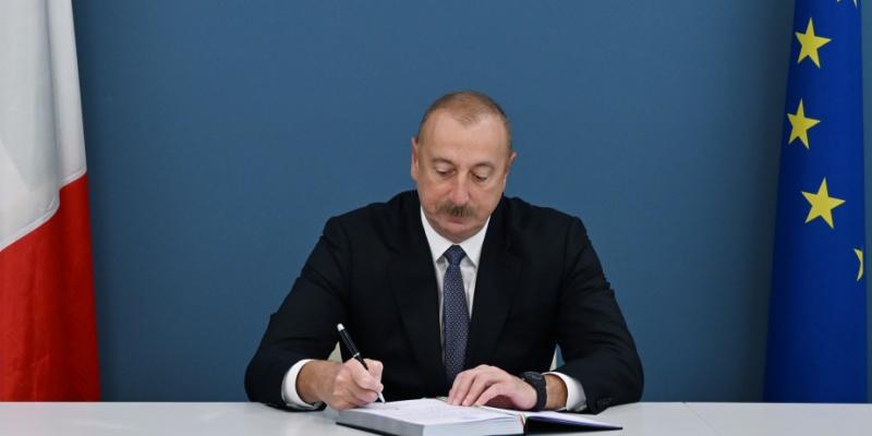 President Ilham Aliyev visited Embassy of Italy in Azerbaijan, offered condolences over the death of Silvio Berlusconi