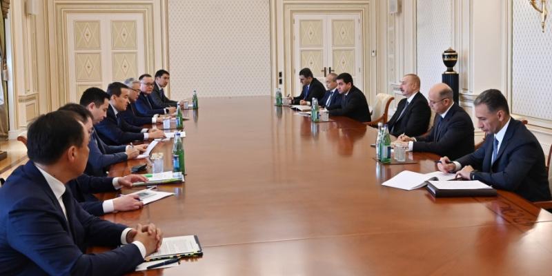 Президент Азербайджана Ильхам Алиев принял премьер-министра Казахстана