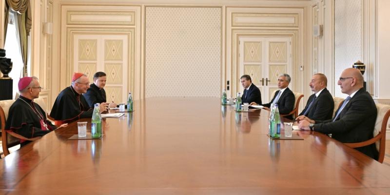 Президент Ильхам Алиев принял государственного секретаря Святого Престола