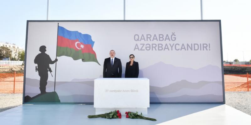 Президент Ильхам Алиев и первая леди Мехрибан Алиева посетили в Баку строящийся Парк Победы