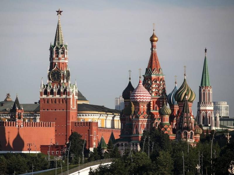 Russia maintains contact with Baku and Yerevan, Kremlin spokesman