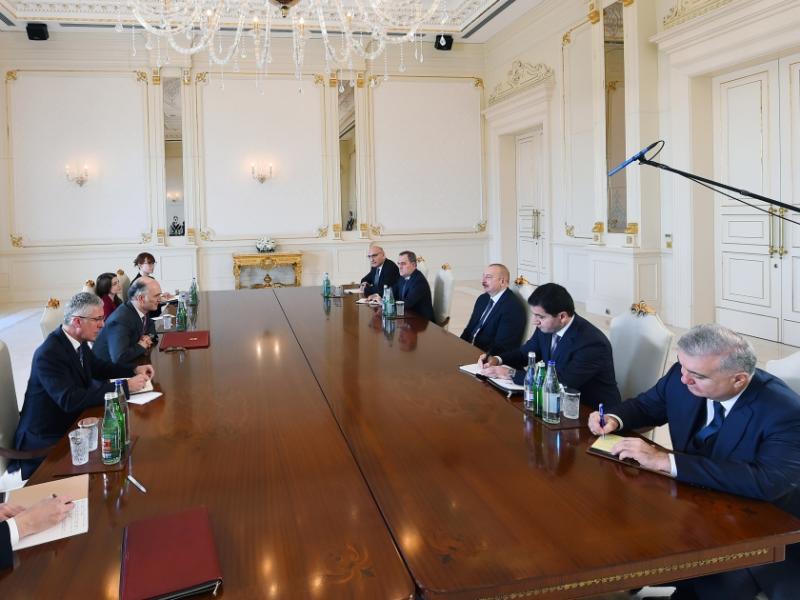 Президент Азербайджана Ильхам Алиев принял заместителя государственного секретаря Великобритании, государственного министра по делам Европы и Северной Америки