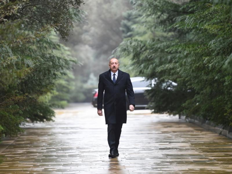President Ilham Aliyev visited grave of National Leader Heydar Aliyev