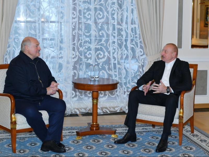 Президент Азербайджана Ильхам Алиев встретился в Санкт-Петербурге с Президентом Беларуси Александром Лукашенко