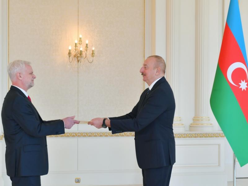 President Ilham Aliyev received credentials of incoming U.S. ambassador to Azerbaijan
