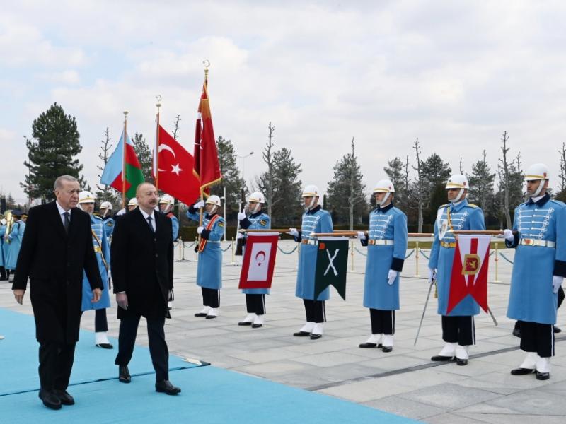 Prezident İlham Əliyevin Ankarada rəsmi qarşılanma mərasimi olub
