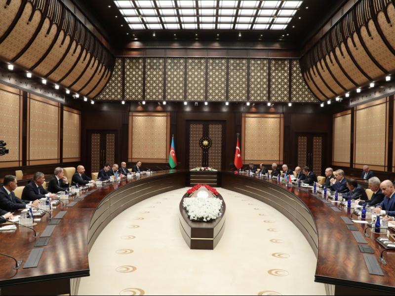 Состоялась встреча Президента Азербайджана Ильхама Алиева и Президента Турции Реджепа Тайипа Эрдогана в расширенном составе