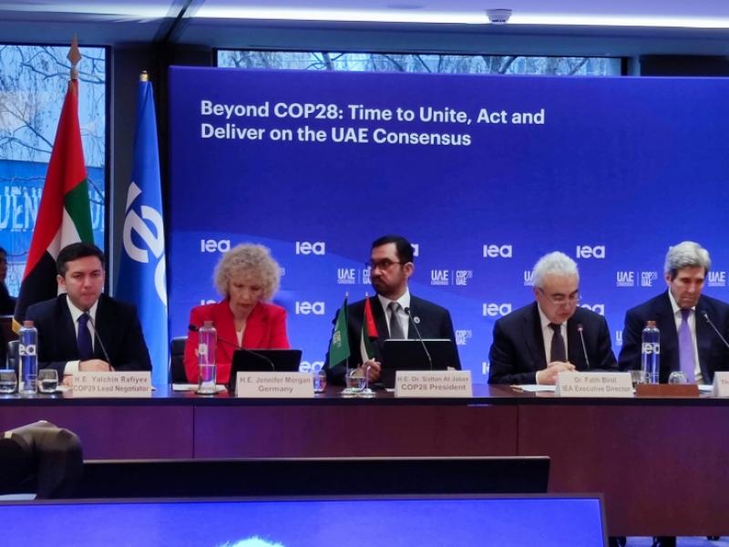 В Париже начал работу круглый стол высокого уровня, посвященный COP28 и COP29