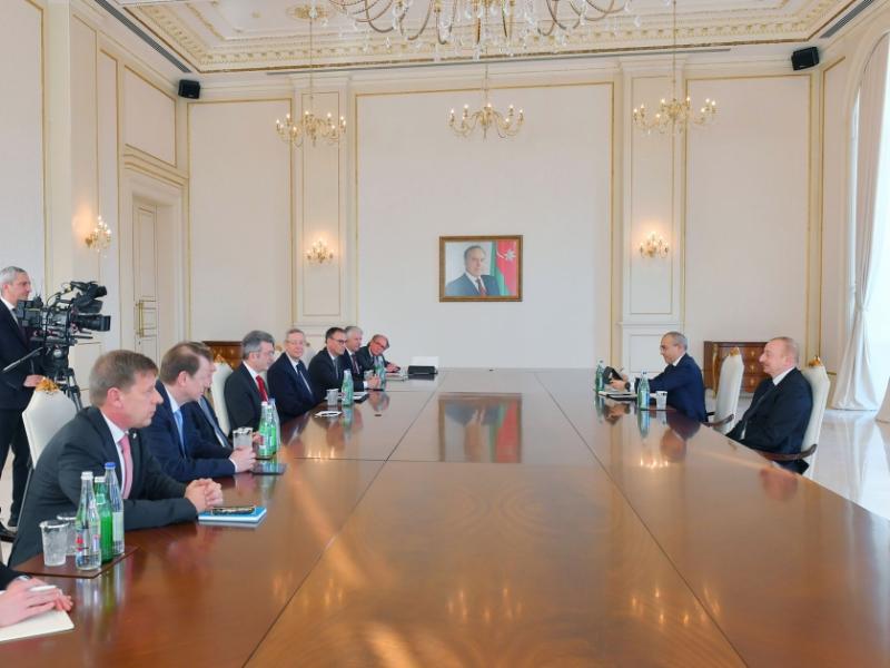 Президент Ильхам Алиев принял делегацию во главе с председателем Восточного комитета германской экономики