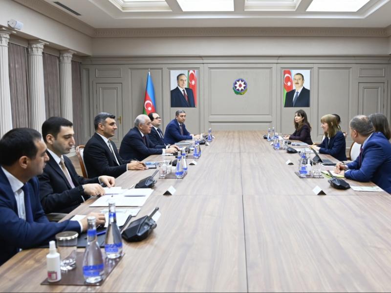 Prime Minister Ali Asadov meets with World Bank Vice President