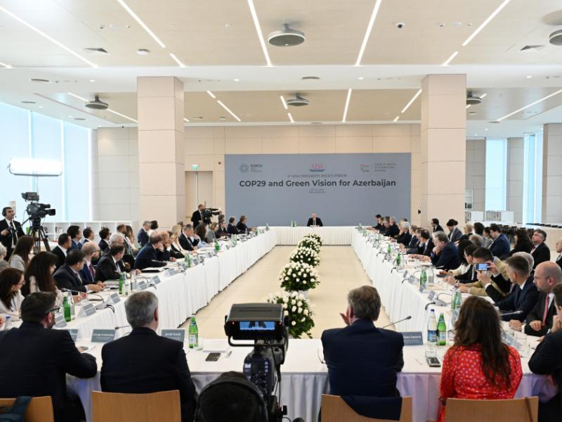 В Университете АДА состоялся международный форум на тему «СОР29 и Зеленое видение для Азербайджана». В форуме принял участие Президент Ильхам Алиев
