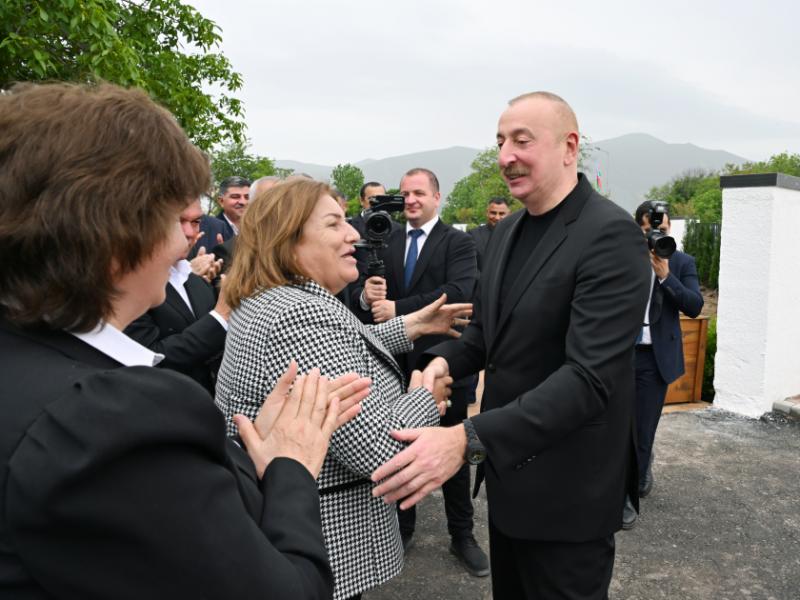 President Ilham Aliyev and First Lady Mehriban Aliyeva met with residents who relocated to Khojaly city 
