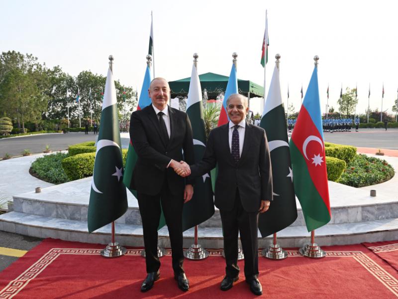 Official welcome ceremony was held for President of Azerbaijan Ilham Aliyev in Islamabad