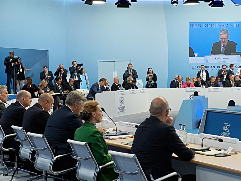 Prezident İlham Əliyev “Avropa Siyasi Birliyi” 4-cü Zirvə toplantısının açılış plenar sessiyasında iştirak edib