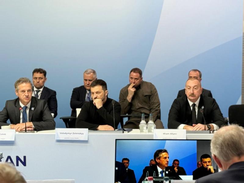 Президент Ильхам Алиев в рамках 4-го Саммита Европейского политического сообщества выступил на круглом столе на тему «Энергетика и связь» 