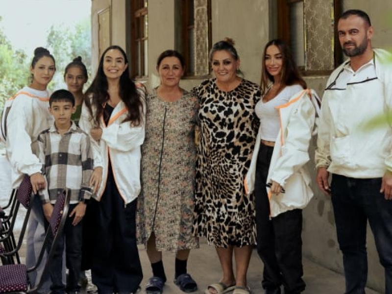 Leyla Aliyeva and Arzu Aliyeva meet participant of “Young beekeeper