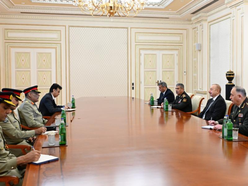 President Ilham Aliyev received Chairman Joint Chiefs of Staff Committee of Pakistan