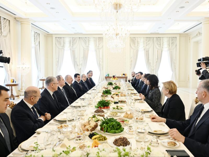 President of Azerbaijan Ilham Aliyev held expanded meeting over lunch with Georgian Prime Minister