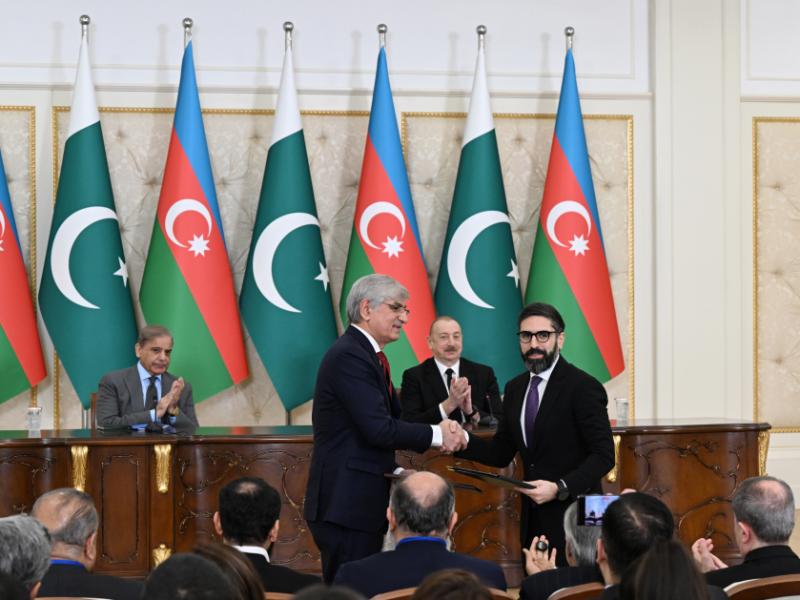 Azerbaijan and Pakistan exchanged signed documents