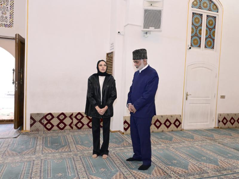 First Vice-President Mehriban Aliyeva visited Shah Abbas and Huseyniyye mosques in Ganja