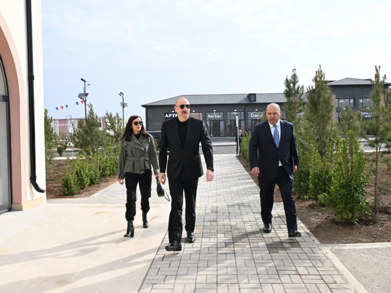 Prezident İlham Əliyev və birinci xanım Mehriban Əliyeva Ağdamın Sarıcalı kəndinin birinci mərhələsinin açılışında iştirak ediblər