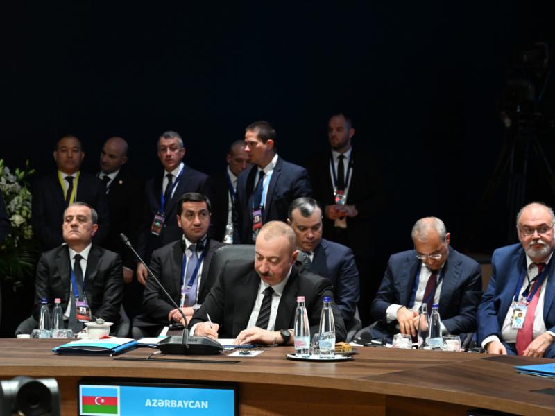 Türk Dövlətləri Təşkilatının Dövlət başçılarının qeyri-rəsmi Zirvə görüşündə Bəyannamə imzalanıb