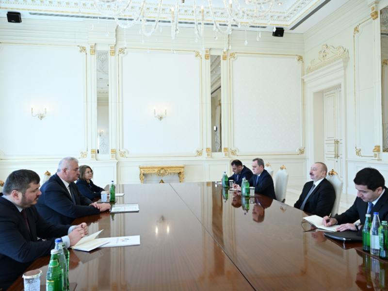 Президент Ильхам Алиев принял министра иностранных дел Украины