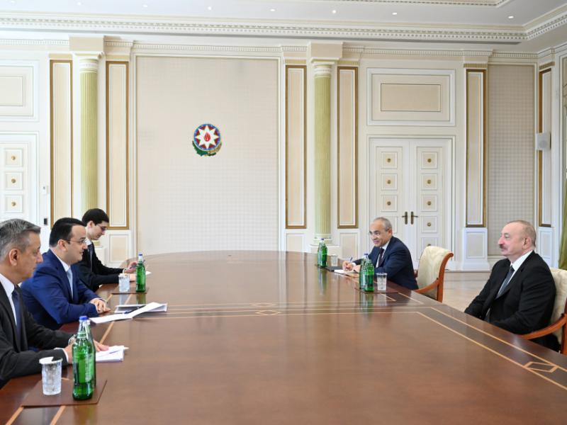 Prezident İlham Əliyev Özbəkistanın investisiya, sənaye və ticarət nazirini qəbul edib