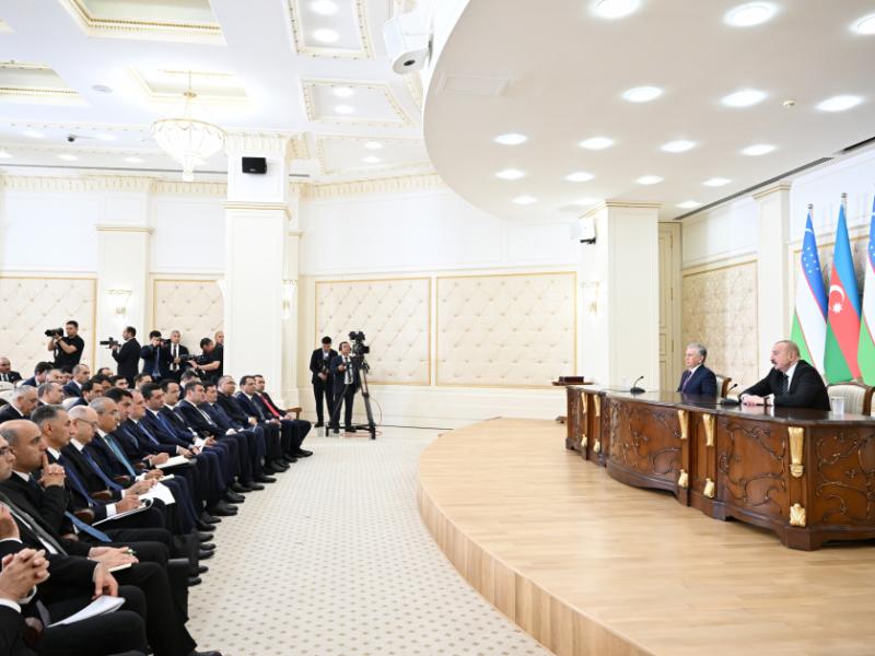 Azərbaycan Prezidenti İlham Əliyev və Özbəkistan Prezidenti Şavkat Mirziyoyev mətbuata bəyanatlarla çıxış ediblər