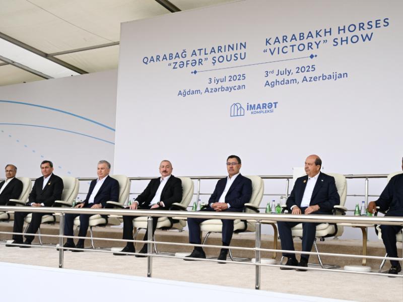 ECO-nun 17-ci Zirvə görüşünün iştirakçıları Ağdamdakı “İmarət” Kompleksində Qarabağ atlarının “Zəfər” şousunu izləyiblər