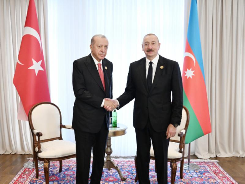 Prezident İlham Əliyev Türkiyə Prezidenti Rəcəb Tayyib Ərdoğana zəng edib