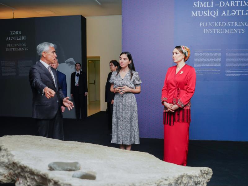 Daughter of Chairman of Halk Maslahaty of Turkmenistan Oguljahan Atabayeva visits Heydar Aliyev Center