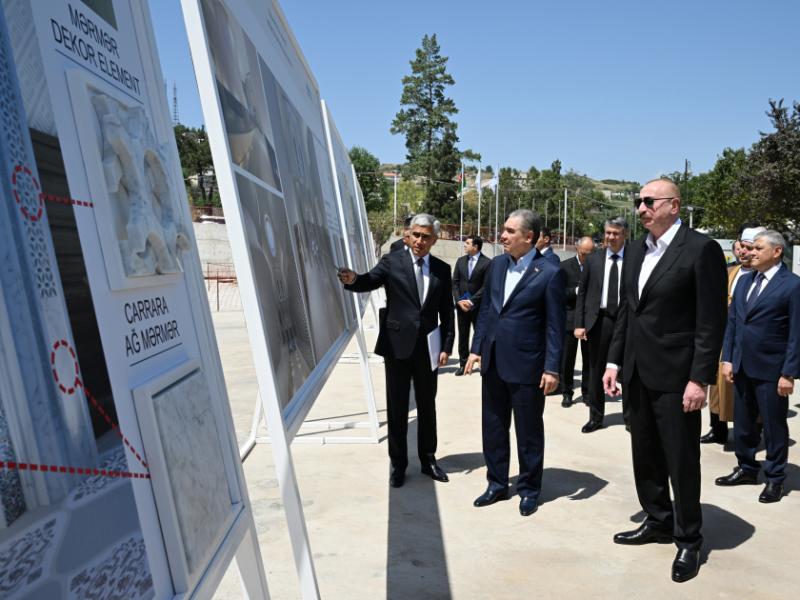 Azərbaycan Prezidenti və Türkmənistan Xalq Məsləhətinin sədri Yeni Şuşa məscidində tikinti işlərinin gedişi ilə tanış olublar