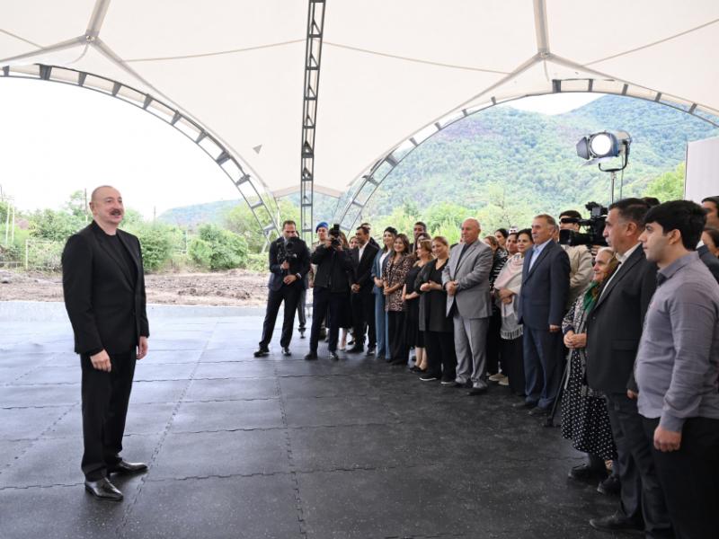 President Ilham Aliyev met with residents of Badara, Dashbulag, Seyidbeyli, and Shushakand villages of Khojaly