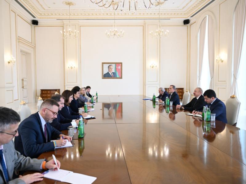 President Ilham Aliyev received European Commissioner for Enlargement