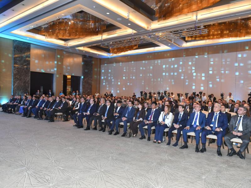 В Баку проходит II Азербайджано-узбекский медиафорум