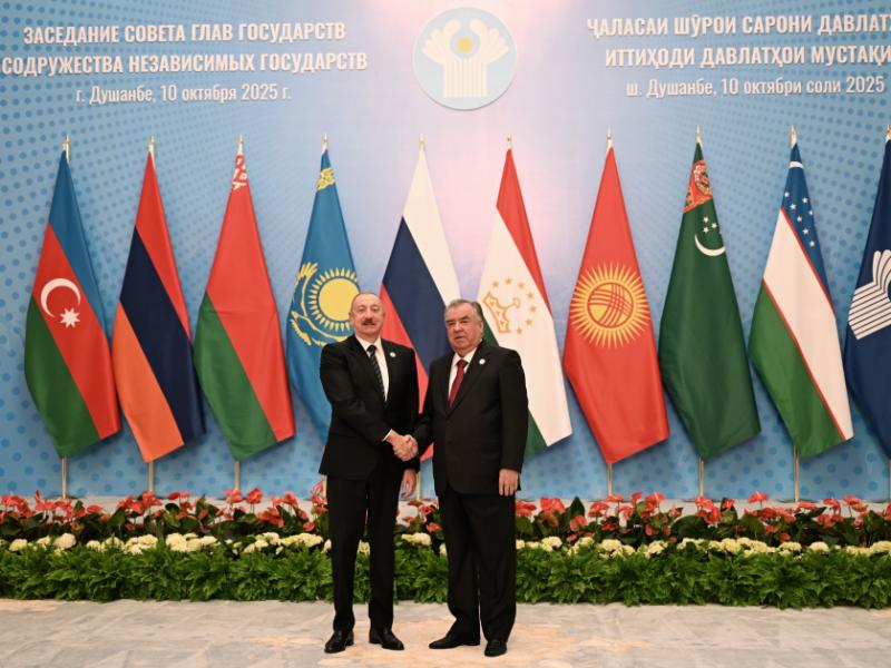 President Ilham Aliyev arrived at Palace of Nation in Dushanbe to participate in CIS Heads of State Council meeting
