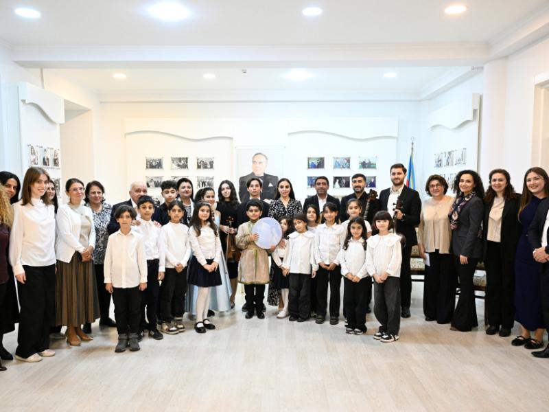 Вице-президент Фонда Гейдара Алиева Лейла Алиева посетила Среднюю специальную музыкальную школу имени Бюльбюля